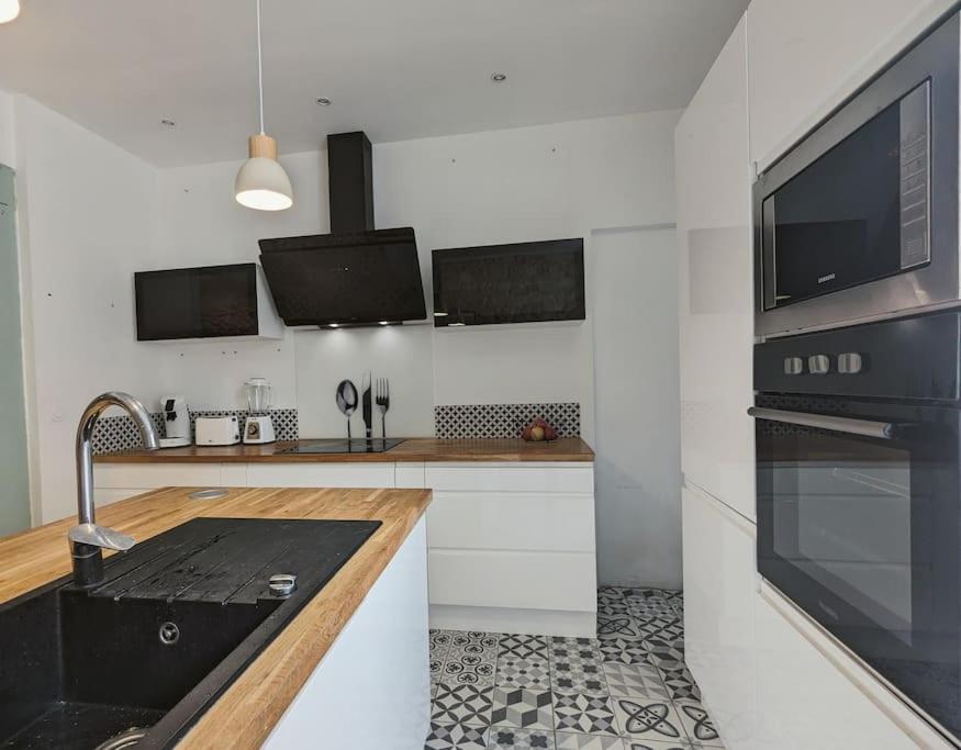 A 5Mn De La Reserve Africaine, Charmante Maison De Village Avec Patio Sigean Exterior foto